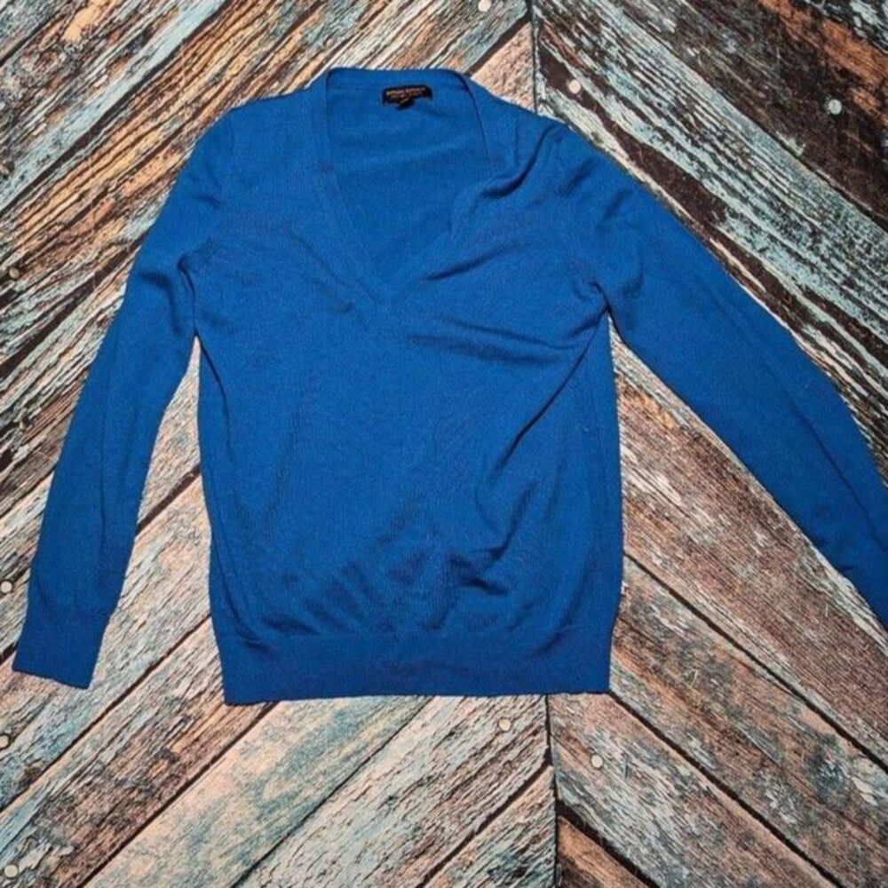 Banana Republic Quiet Luxury Large Blue 100% Merino Wool V Neck Sweater Preppy